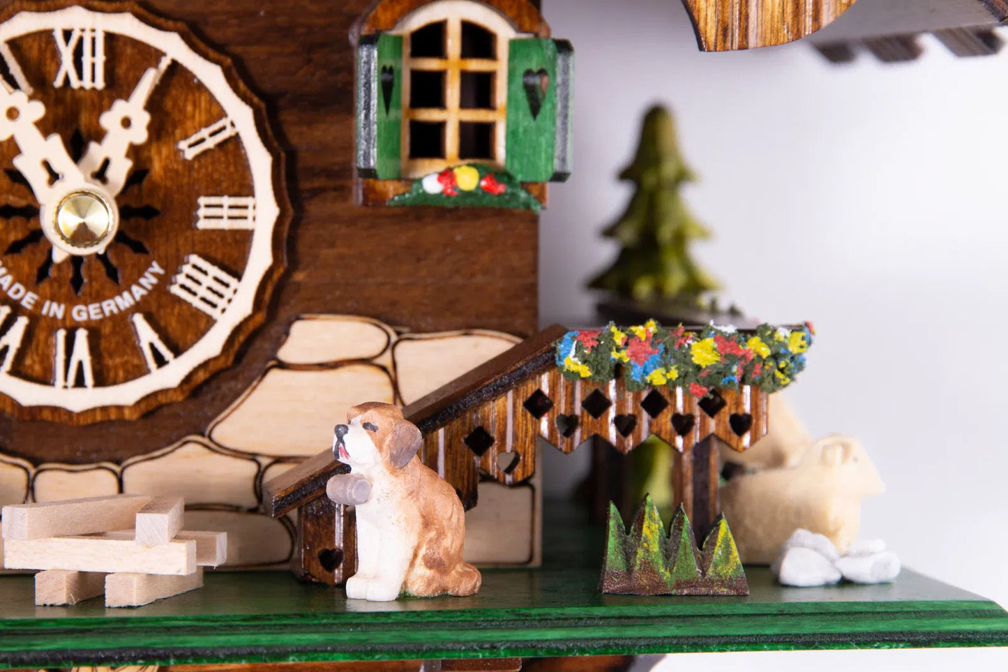 Cuckoo Clock Saint Bernhard Hut - Quartz Chalet 32cm - Cuckoo-Palace