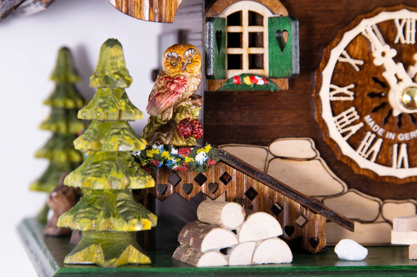Cuckoo Clock Saint Bernhard Hut - Quartz Chalet 32cm - Cuckoo-Palace