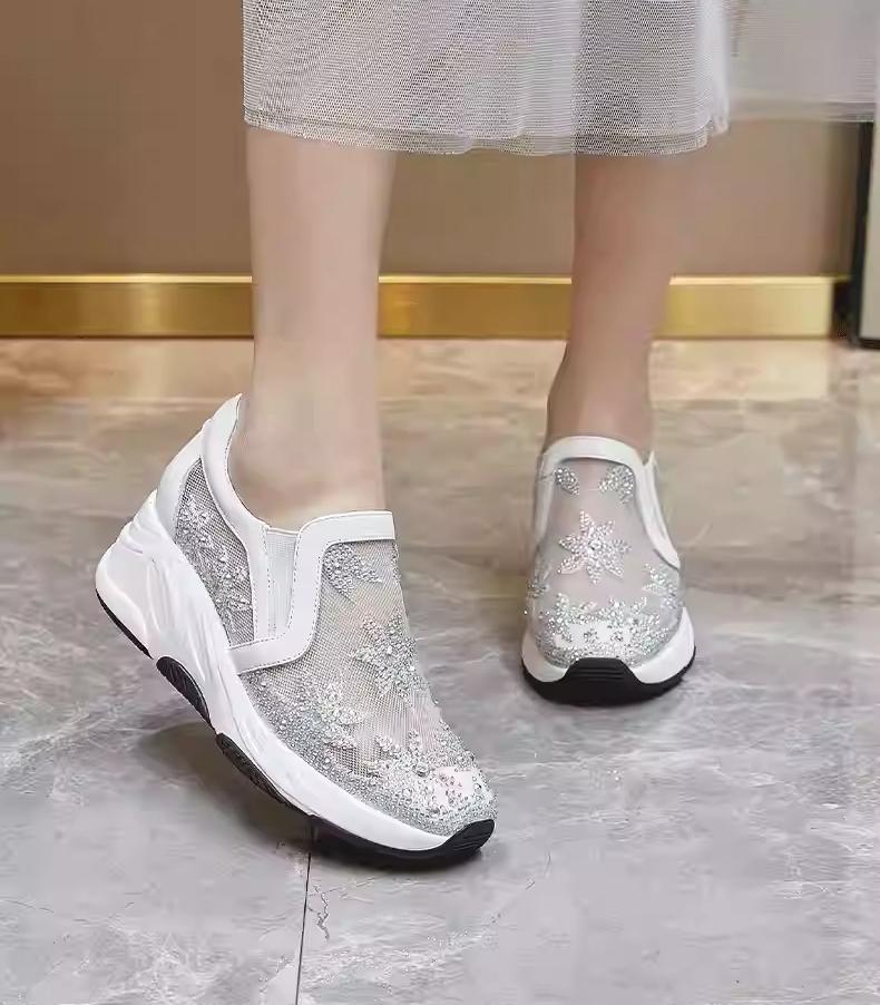 Spun flower hot rhinestone pattern casual shoes