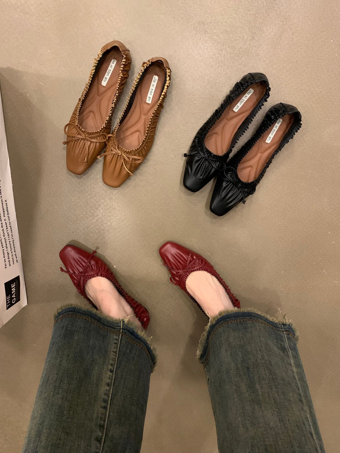 Bow pleated soft leather low heels