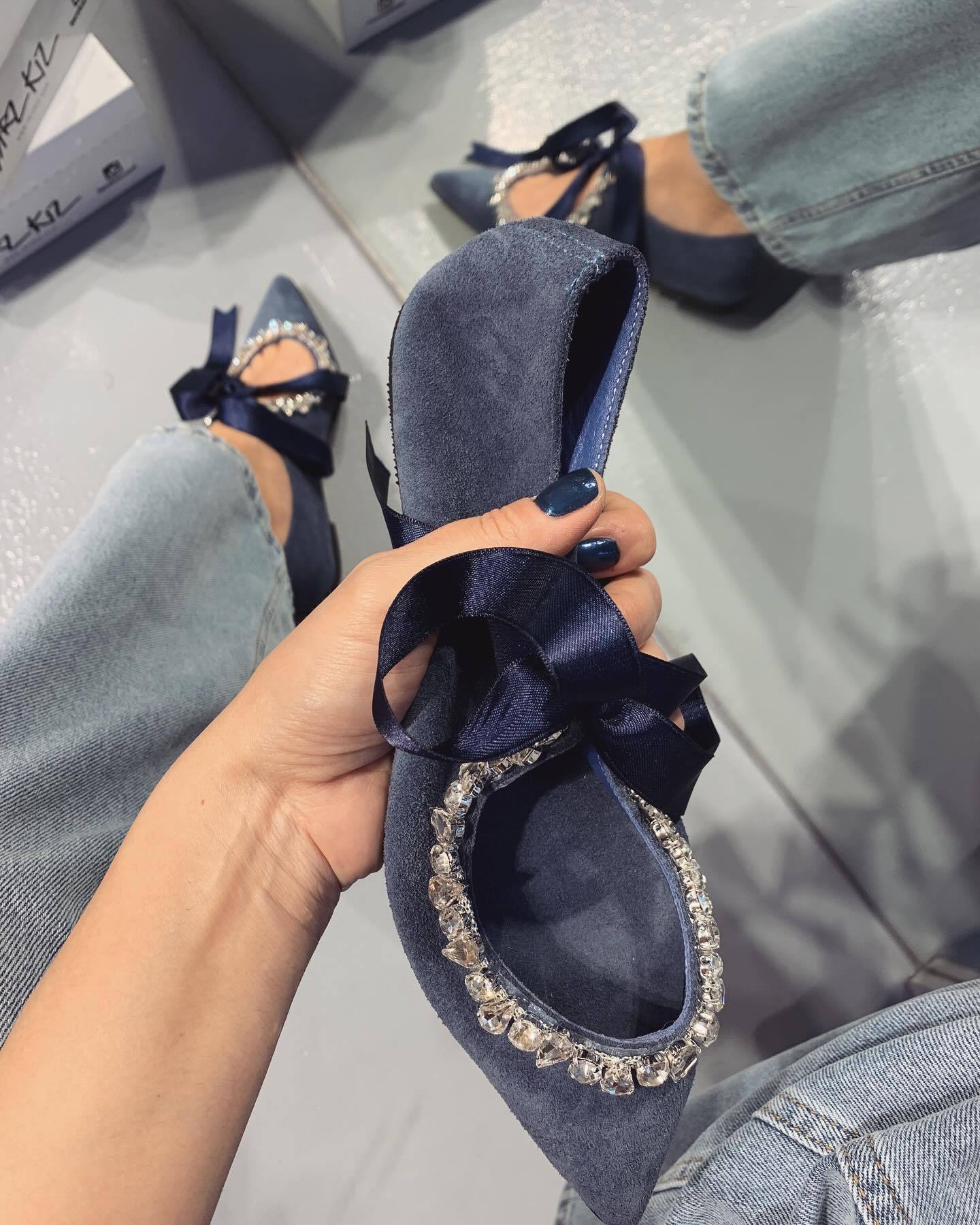 Blue bow diamond gemstone loafers