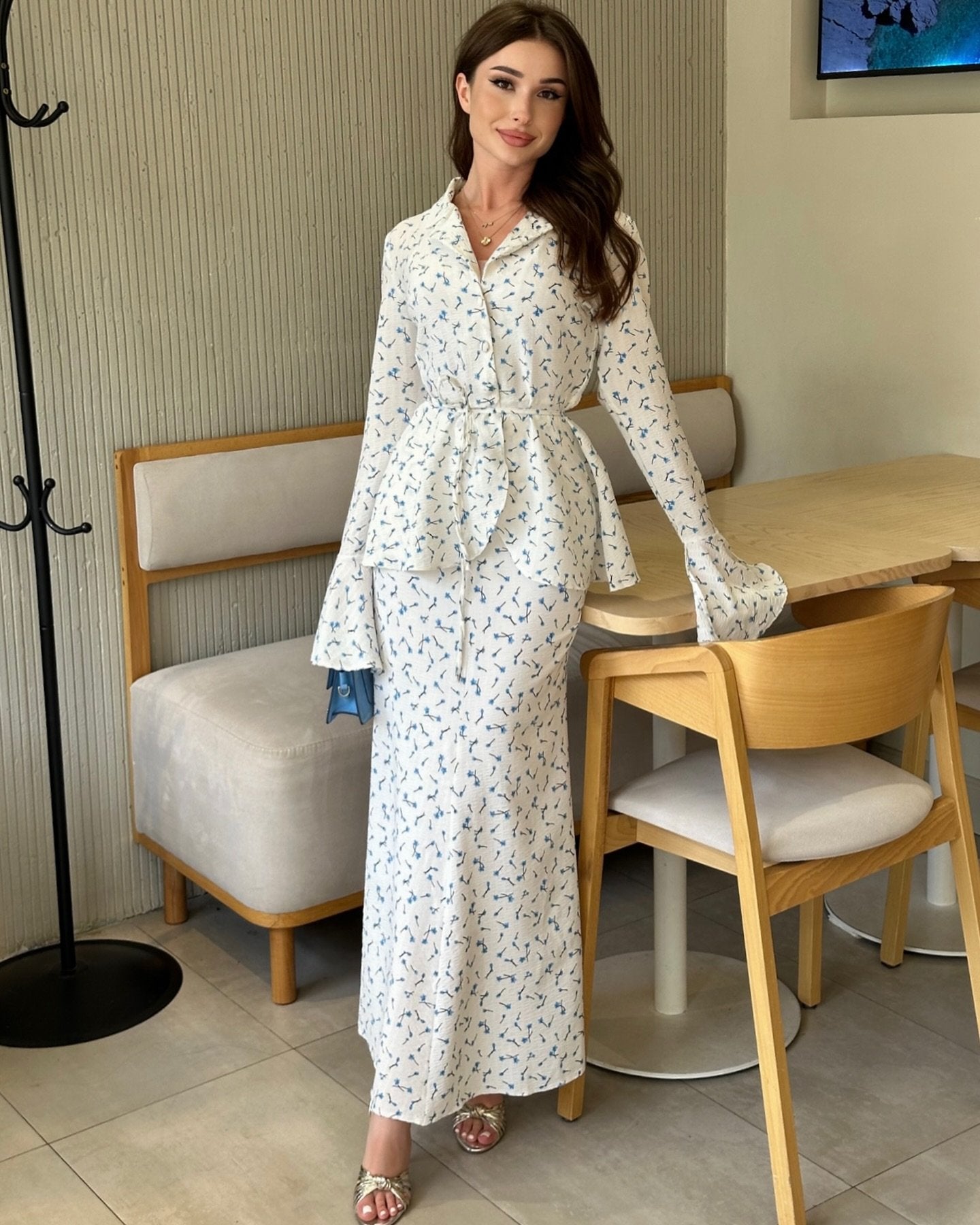 Pure cotton floral dress suit—puff sleeves and V-neck design