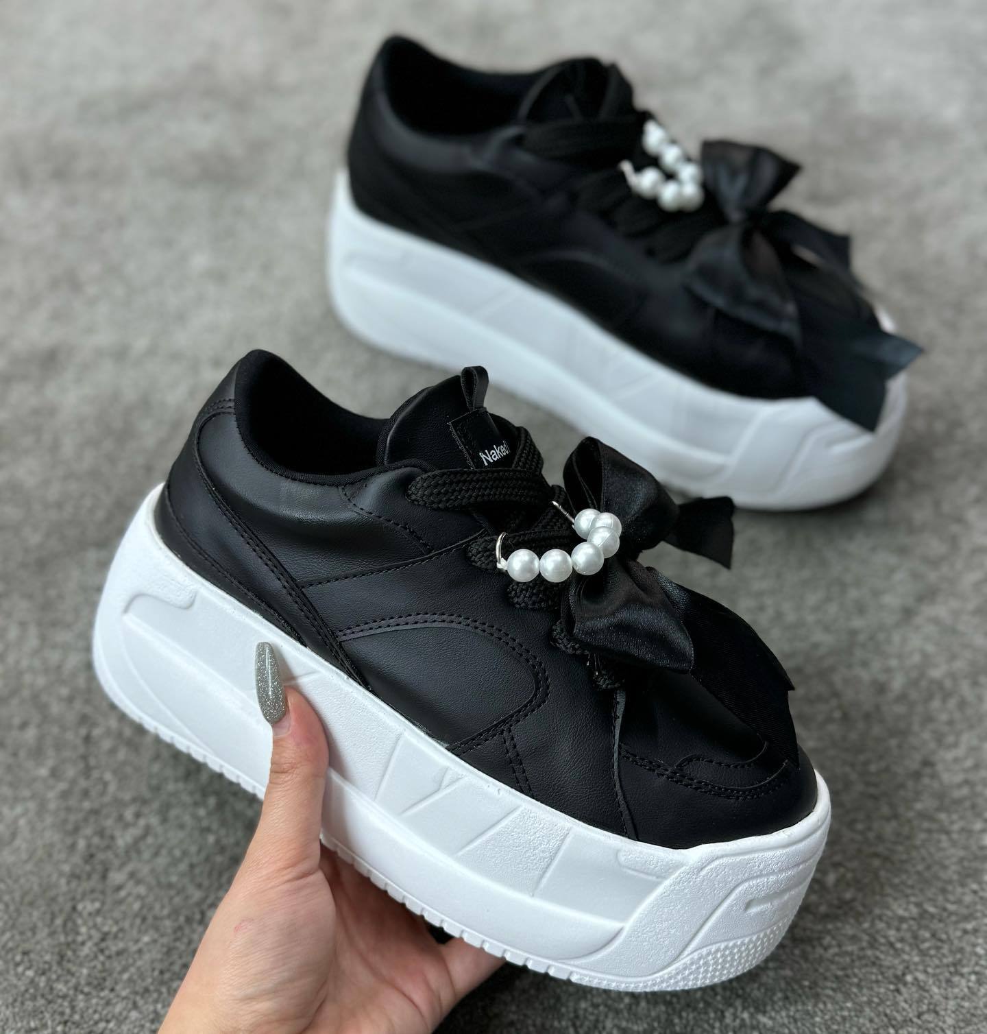 DIY thick-soled pearl ladies' sneakers