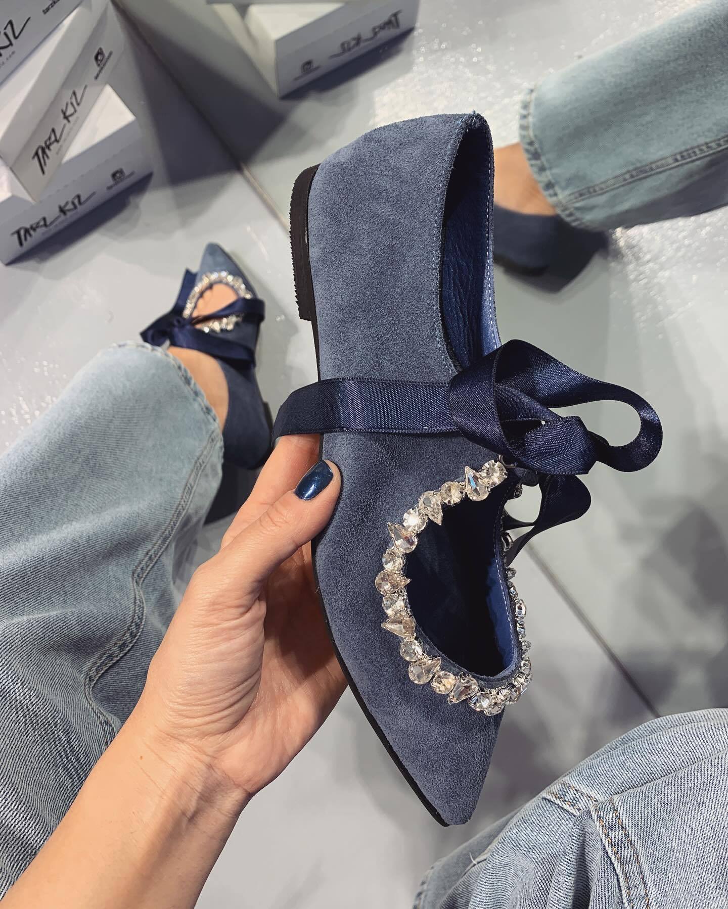 Blue bow diamond gemstone loafers