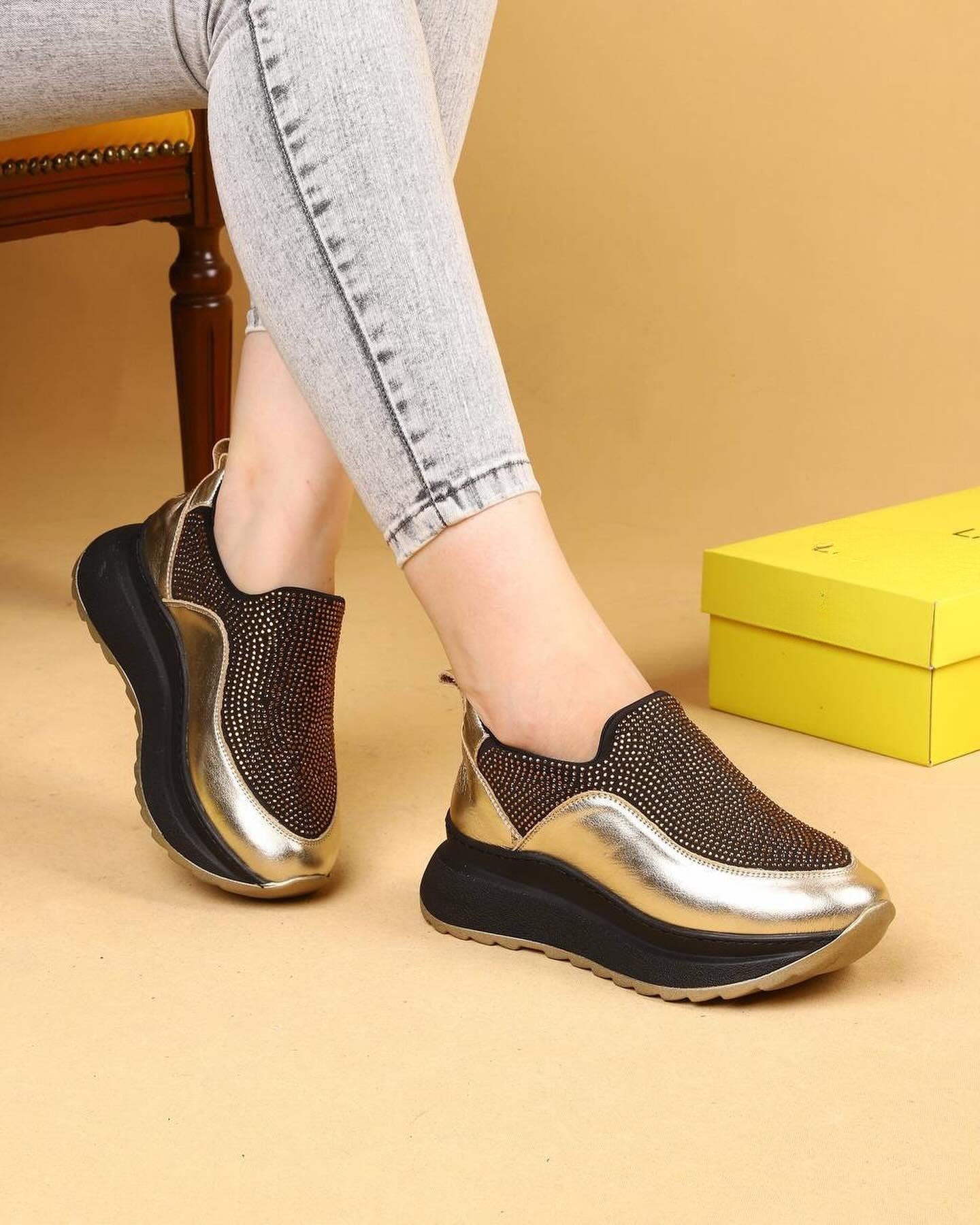 Arch support, breathable, enhanced, rhinestoned casual shoes, sneakers