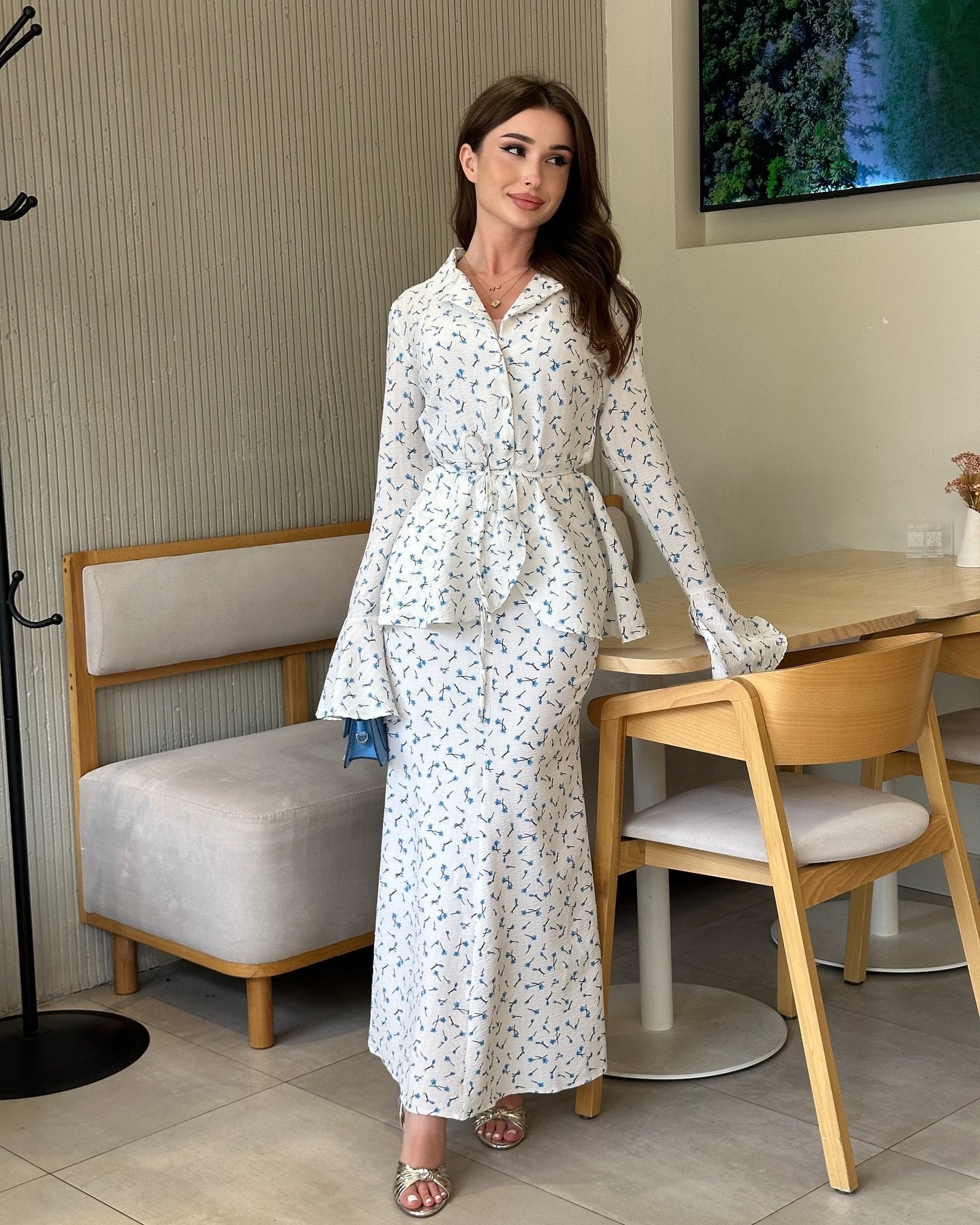 Pure cotton floral dress suit—puff sleeves and V-neck design