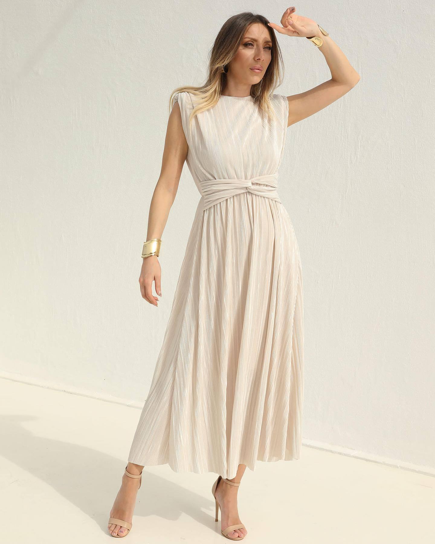 Sleeveless loose long skirt—2024 new fashion style