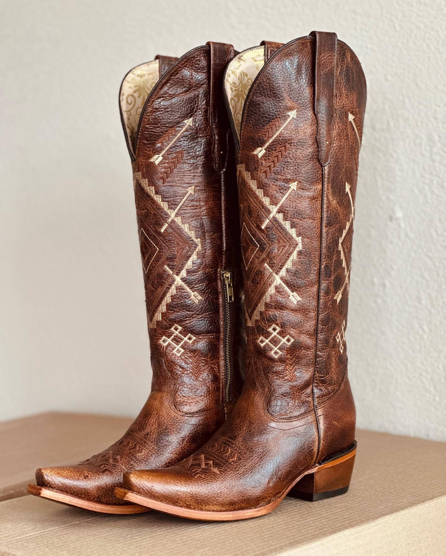 Brown unique pattern women's boots - arch support