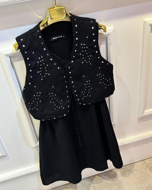 Black linen dress with short sequined vest