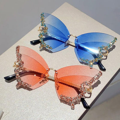 Butterfly shaped diamond free sunglasses