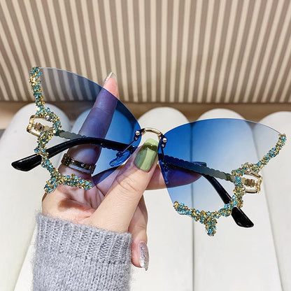 Butterfly shaped diamond free sunglasses