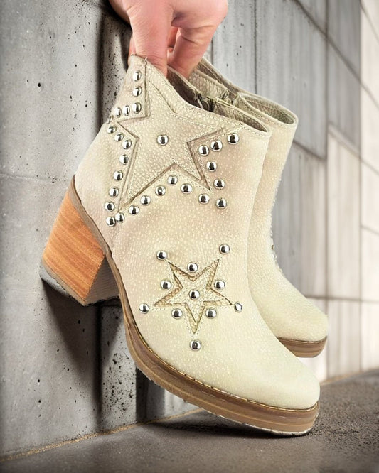 Fashionable leather ankle boots with star rivets Martin boots