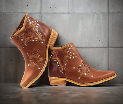 Fashionable leather ankle boots with star rivets Martin boots